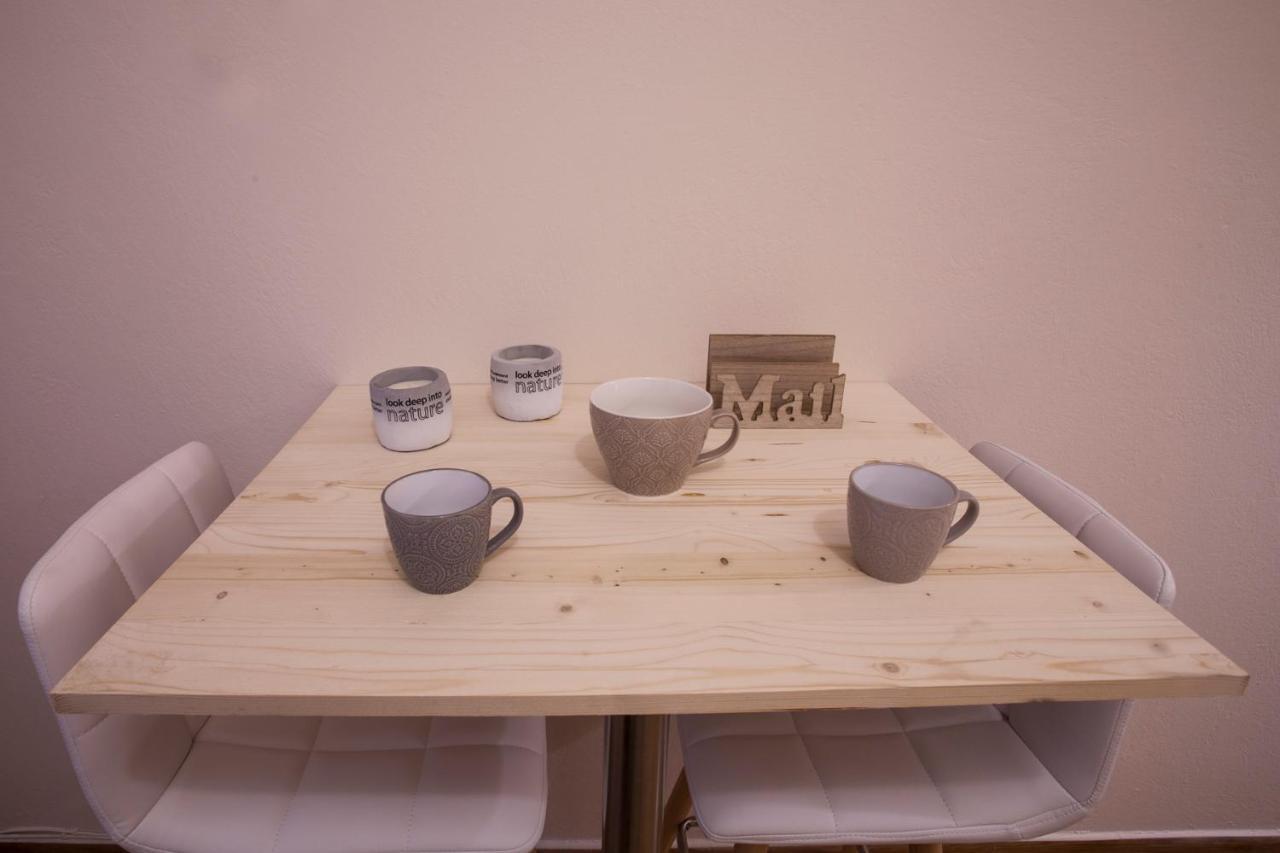 Central & Local By Eva Athena Bagian luar foto